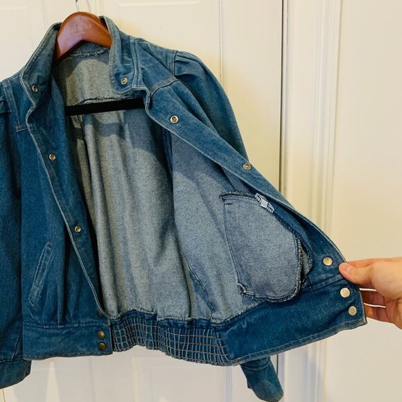 Vintage Women's Jean Jacket Size Medium - Picture 4 of 11